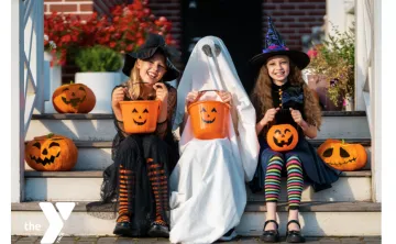 Picture of kids in costumes on halloween.